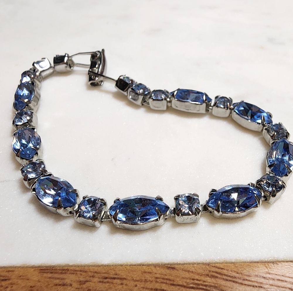 Vintage Weiss Two-tone Blue Rhinestone Bracelet Silver-Tone Mid-century 50s–60s - Picture 11 of 17